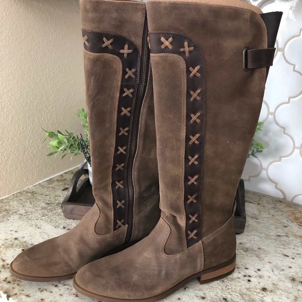 ❤️ New women Born Boots size 8 ❤️